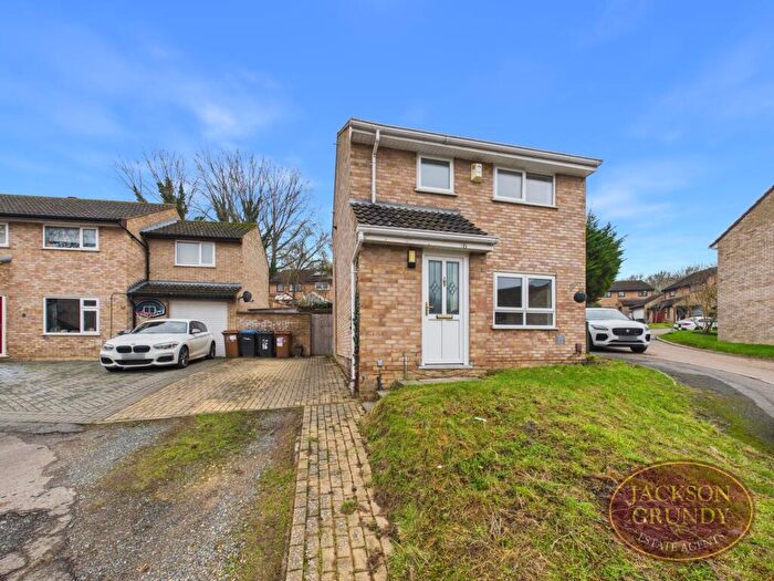 3 Bedroom Detached House For Sale In Springwood Court, Watermeadow, NN3