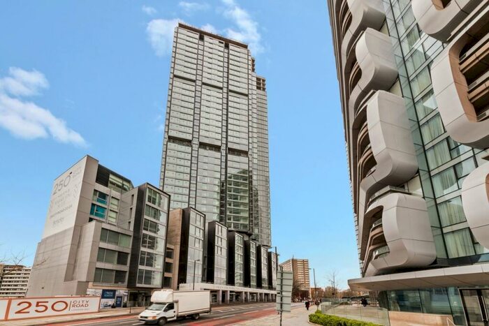 1 Bedroom Apartment To Rent In Carrara Tower, City Road, Islington, EC1V