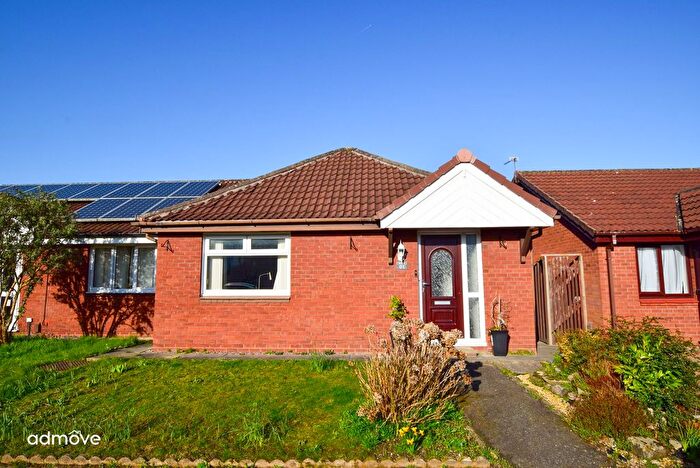 2 Bedroom Bungalow For Sale In Perth Close, Fearnhead, WA2