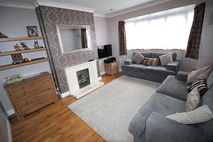 2 Bedroom Flat To Rent In Weldon Close, Ruislip, HA4
