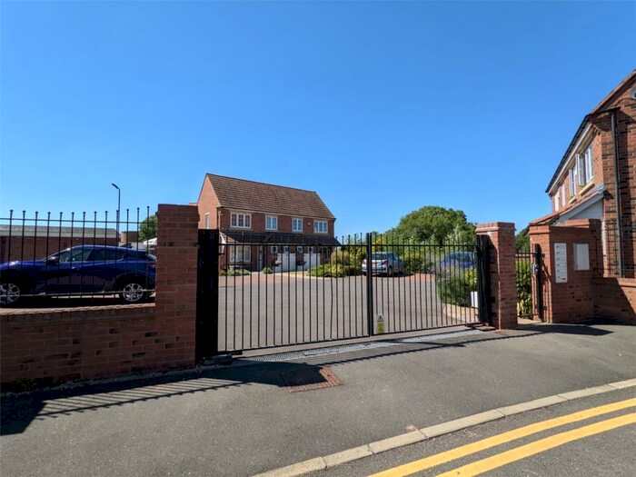 2 Bedroom Apartment To Rent In Trent Lane, Newark, Nottinghamshire, NG24