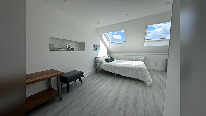 1 Bedroom Flat To Rent In Barriedale, London, SE14