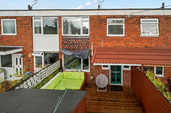 3 Bedroom Maisonette For Sale In Fleet Road, Fleet, GU51