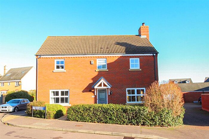 4 Bedroom Detached House For Sale In Langlands Road, Bedford, Bedfordshire, MK41