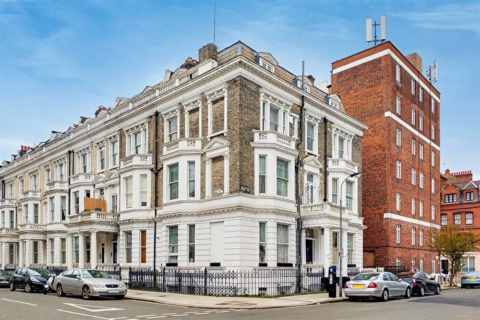 3 Bedroom Flat To Rent In Castletown Road, London, W14