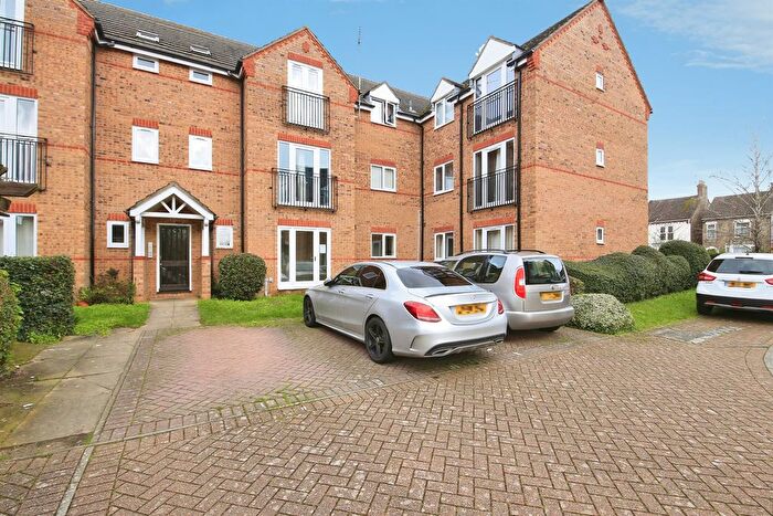 2 Bedroom Flat For Sale In Sovereign Place, Peterborough, PE3