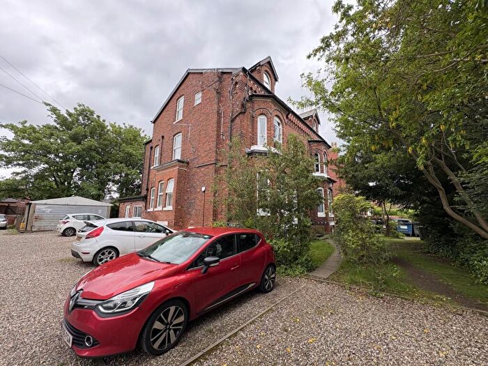 2 Bedroom Flat To Rent In Alexandra Road, Sale, M33