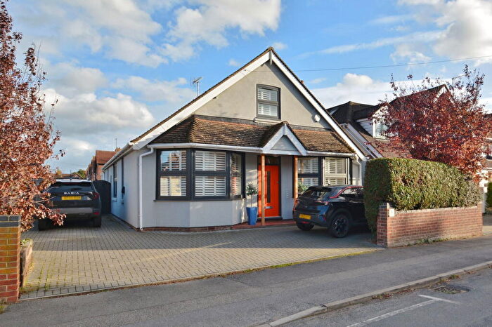 3 Bedroom Detached Bungalow For Sale In Queens Road, Thame, OX9