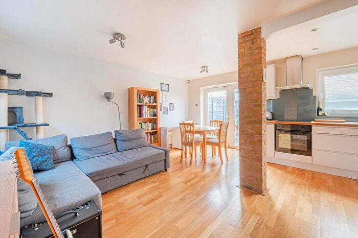 2 Bedroom Semi-Detached House To Rent In St Michaels Close, Beckton, London, E16