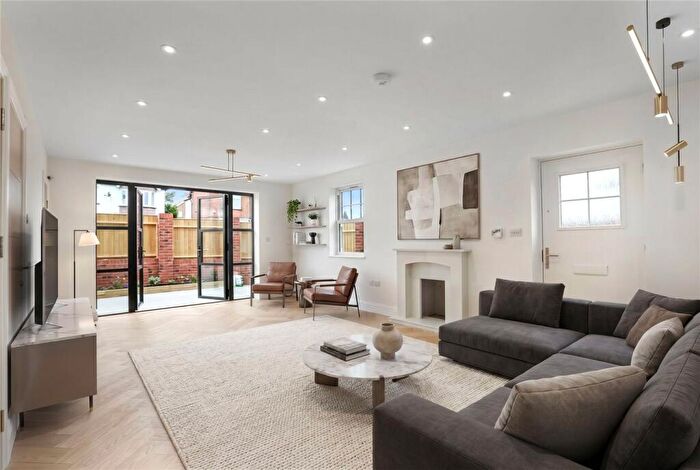 4 Bedroom Detached House For Sale In Tilehurst Road, Cheam, Sutton, SM3