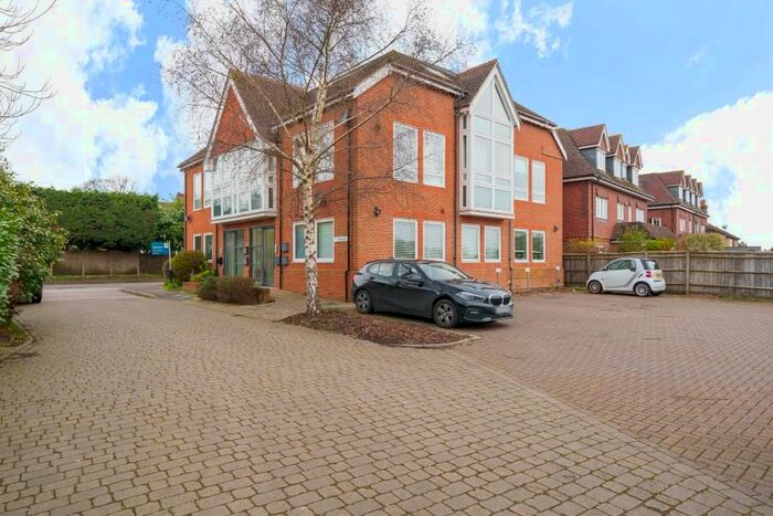 1 Bedroom Flat To Rent In Vine Court, Walnut Tree Place, Send, GU23