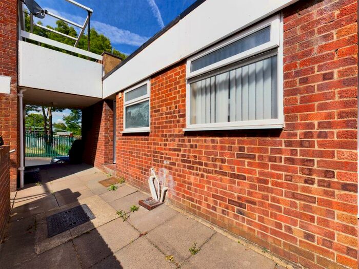 2 Bedroom Maisonette To Rent In Cascades, Court Wood Lane, Croydon, CR0