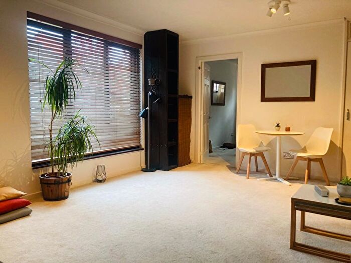 1 Bedroom Flat For Sale In Mallard Place, Strawberry Hill Riverside, TW1