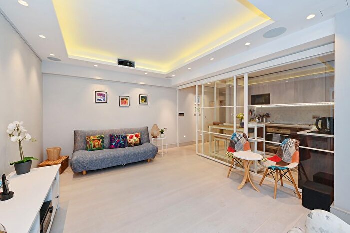 1 Bedroom Flat To Rent In Kensington High Street, London, W8