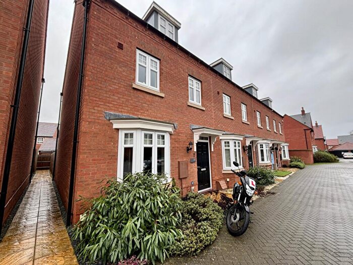 3 Bedroom House To Rent In Hall Lane, Drakelow, DE15