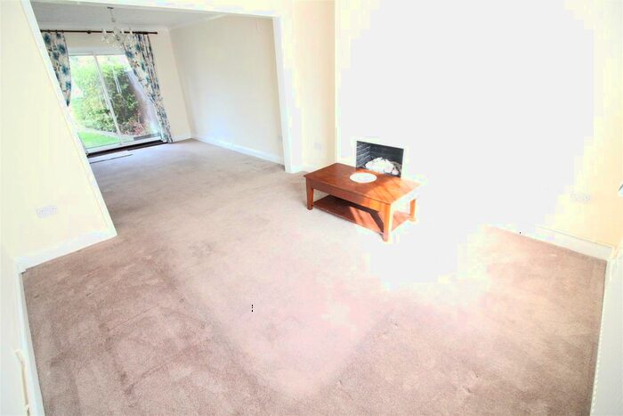 3 Bedroom Semi-Detached House To Rent In Balmoral Drive, Hayes, UB4