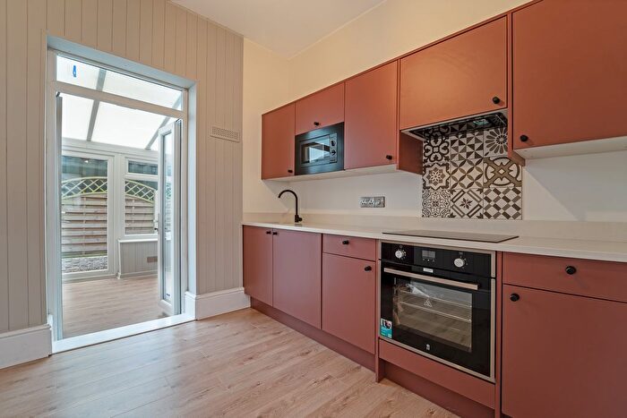 1 Bedroom Flat To Rent In Chapel Street, Wrexham, LL13