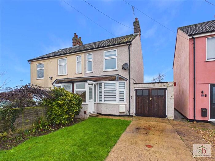 3 Bedroom Semi Detached House For Sale In The Street, Rushmere, IP5