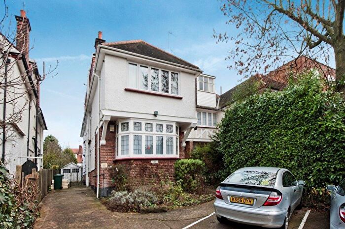 2 Bedroom Flat To Rent In Finchley Road, London, NW11