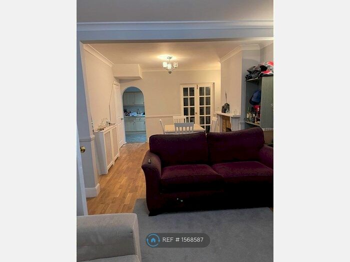 2 Bedroom Terraced House To Rent In Gladstone Road, Surbiton, KT6