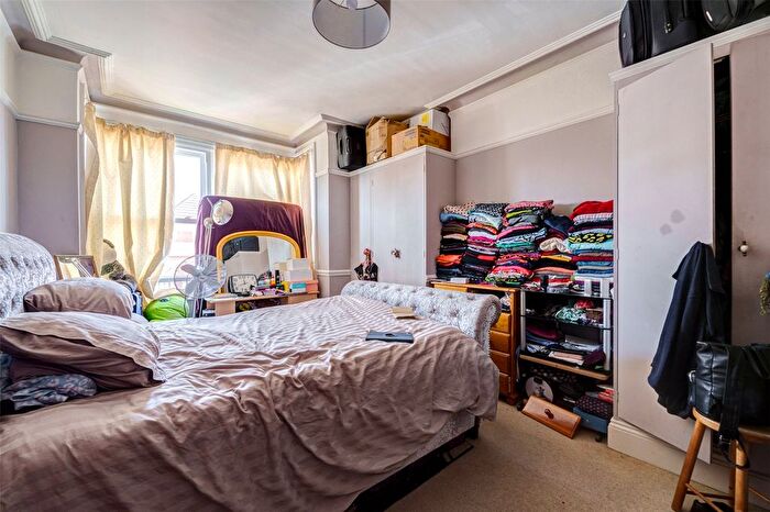2 Bedroom Flat For Sale In Salisbury Road, Worthing, West Sussex, BN11
