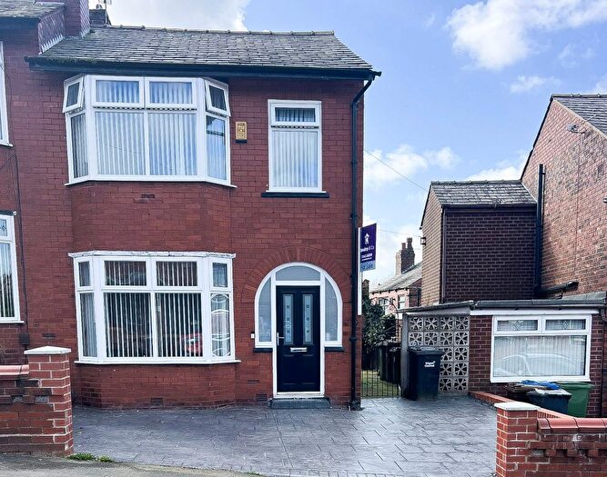3 Bedroom Semi-Detached House For Sale In Vine Street, Wigan, WN1
