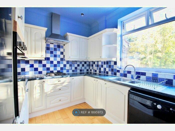 3 Bedroom Terraced House To Rent In Vernon Road, Ilford, IG3