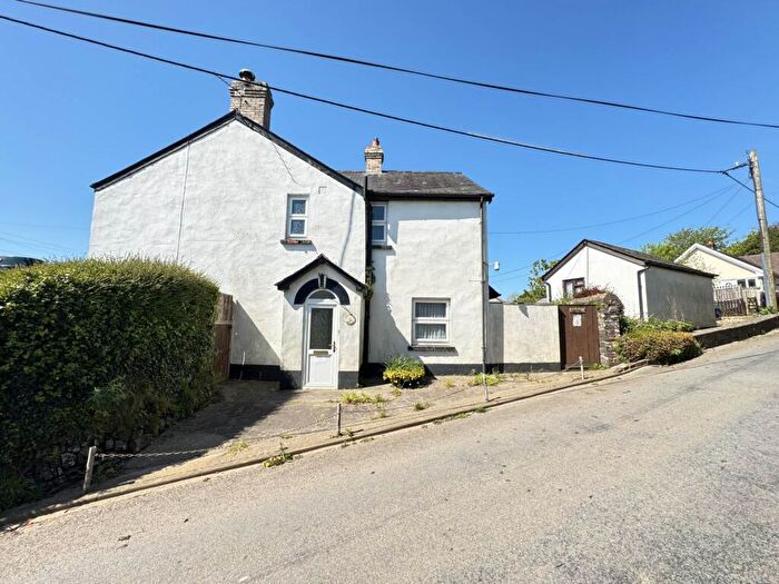 3 Bedroom Semi-Detached House For Sale In Lower Webbs Cottage, Littleham, EX39