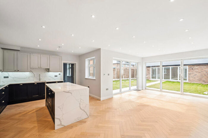 4 Bedroom Semi-Detached House To Rent In Winkfield Road, Ascot, SL5