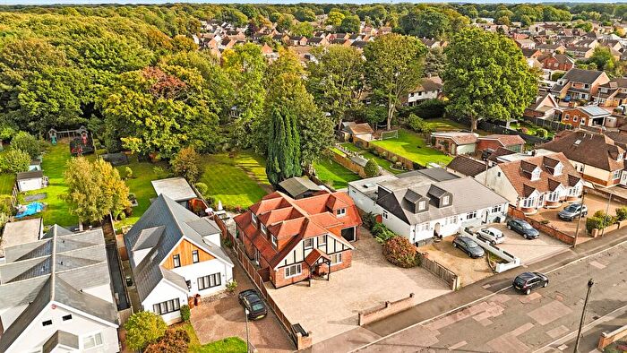4 Bedroom Detached House For Sale In Bredhurst Road, Wigmore, ME8