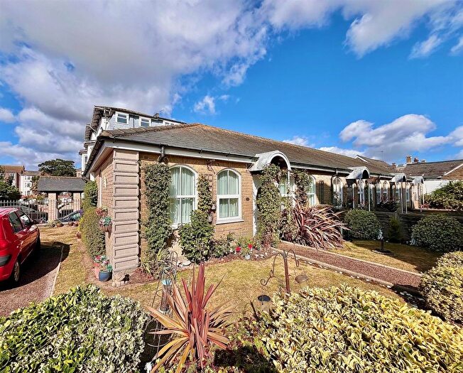 2 Bedroom Semi Detached Bungalow For Sale In Kings Road, Great Yarmouth, NR30