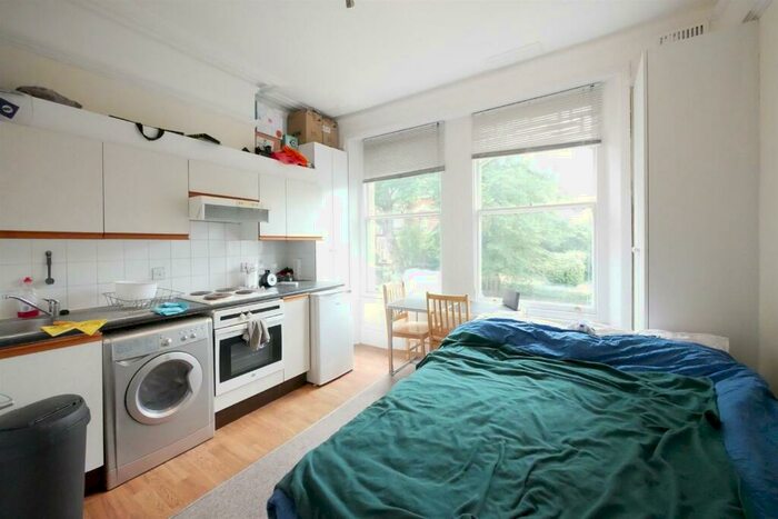 Studio To Rent In Crouch Hill, London, N4