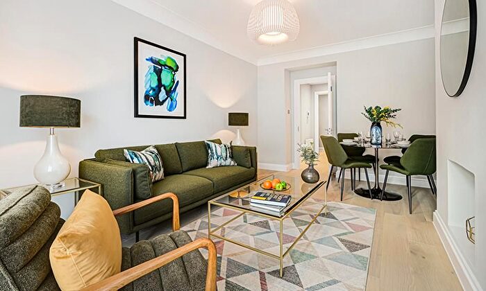 2 Bedroom Flat To Rent In Gloucester Place, Marylebone, London, NW1