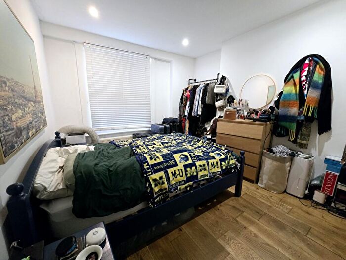 2 Bedroom Flat To Rent In Hillmarton Road, N7