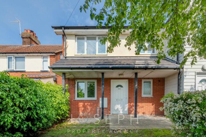 2 Bedroom Apartment To Rent In Sproughton Road, Ipswich, IP1