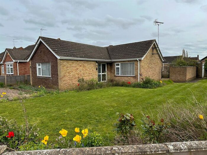 2 Bedroom Detached Bungalow To Rent In Windermere Way, Gunthorpe, Peterborough, PE4