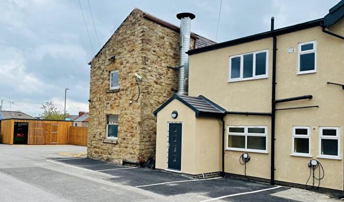 1 Bedroom Apartment To Rent In Flat Derby Road, Chesterfield, Derbyshire, S40