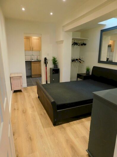 1 Bedroom Flat To Rent In Long Road, Canvey Island, Essex, SS8