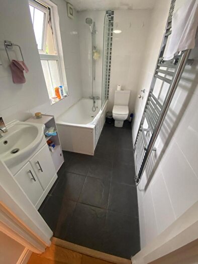 1 Bedroom Flat To Rent In Springdale Road, London, N16