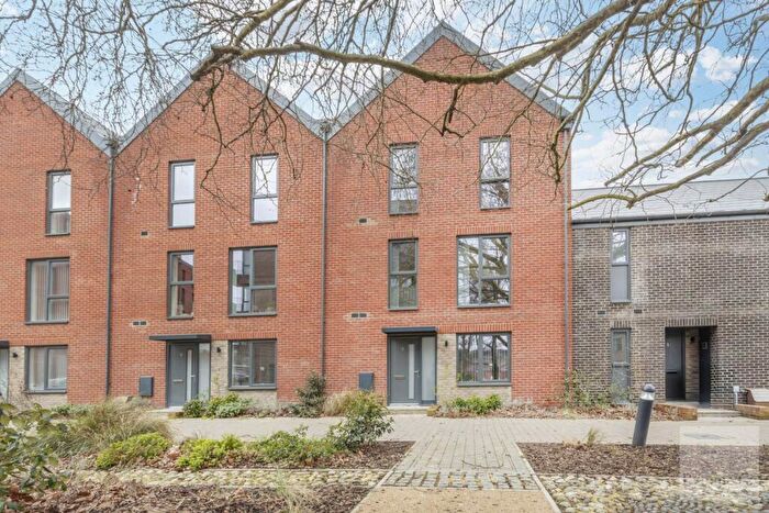 3 Bedroom Town House To Rent In River Lane, Norwich, NR3
