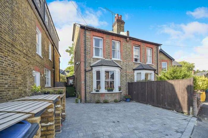 3 Bedroom Semi-Detached House To Rent In Rowlls Road, Kingston Upon Thames, KT1