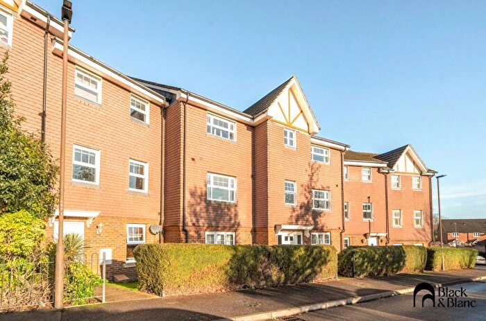 2 Bedroom Apartment For Sale In Parkland Mead, Bickley, Bromley, BR1