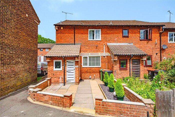 3 Bedroom End Of Terrace House For Sale In Spoondell, Dunstable, Bedfordshire, LU6