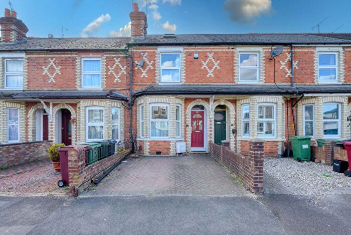 3 Bedroom Terraced House For Sale In Washington Road, Reading, RG4