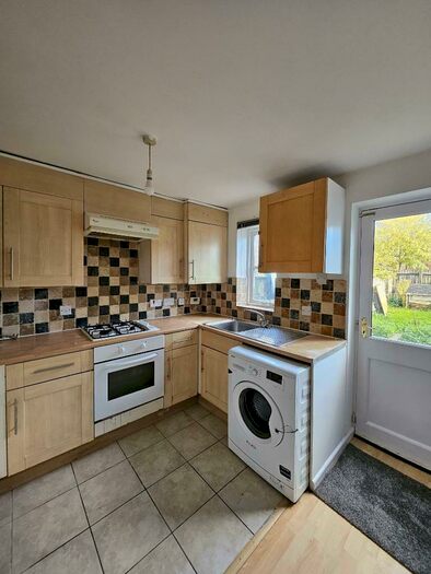 5 Bedroom House To Rent In Fern Walk, Surrey Quays, SE16