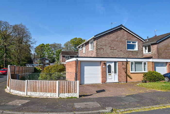 3 Bedroom Link Detached House For Sale In Woodkind Hey, Spital, Wirral, CH63