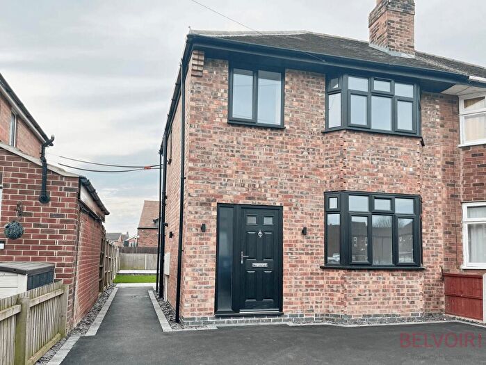 3 Bedroom Semi-Detached House To Rent In Warwick Road, Balderton, NG24