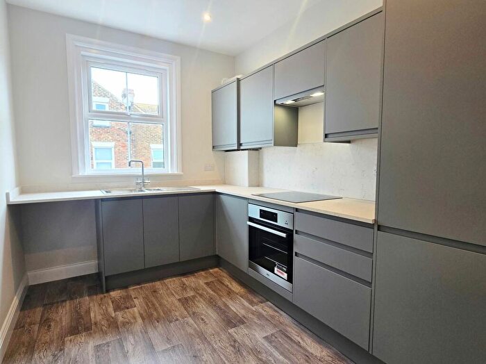 3 Bedroom Maisonette To Rent In Latimer Road, BN22