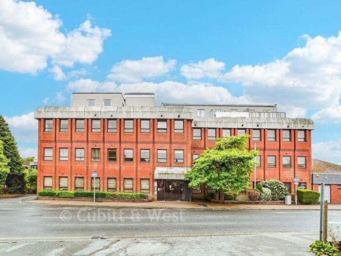 2 Bedroom Flat For Sale In White Lion Close, East Grinstead, West Sussex, RH19