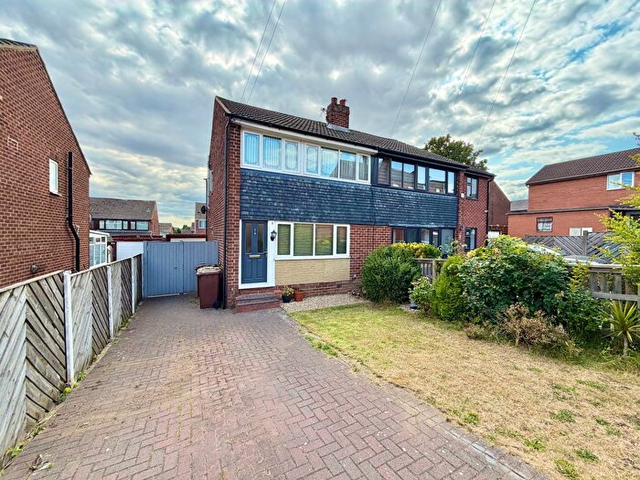 3 Bedroom Semi-Detached House For Sale In Bolus Lane, Wakefield, West Yorkshire, WF1